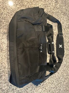 Hurley Black Men’s Duffel Bag with Shoulder Strap - Never Used